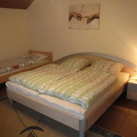 Neue Moderne Ferienwohnung Berta Брилон